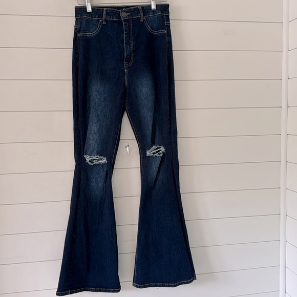 refuge Size Junior 9 W29" AUSTIN High Rise Flare Distressed - Picture 1 of 12